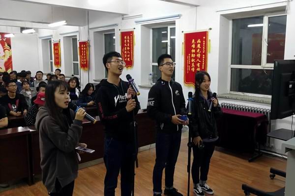 永利3044noc社团联合会举办“喜迎国庆,唱响未来”主题文艺晚会12.jpg 永利3044noc社团联合会举办“喜迎国庆,唱响未来”主题文艺晚会12.jpg